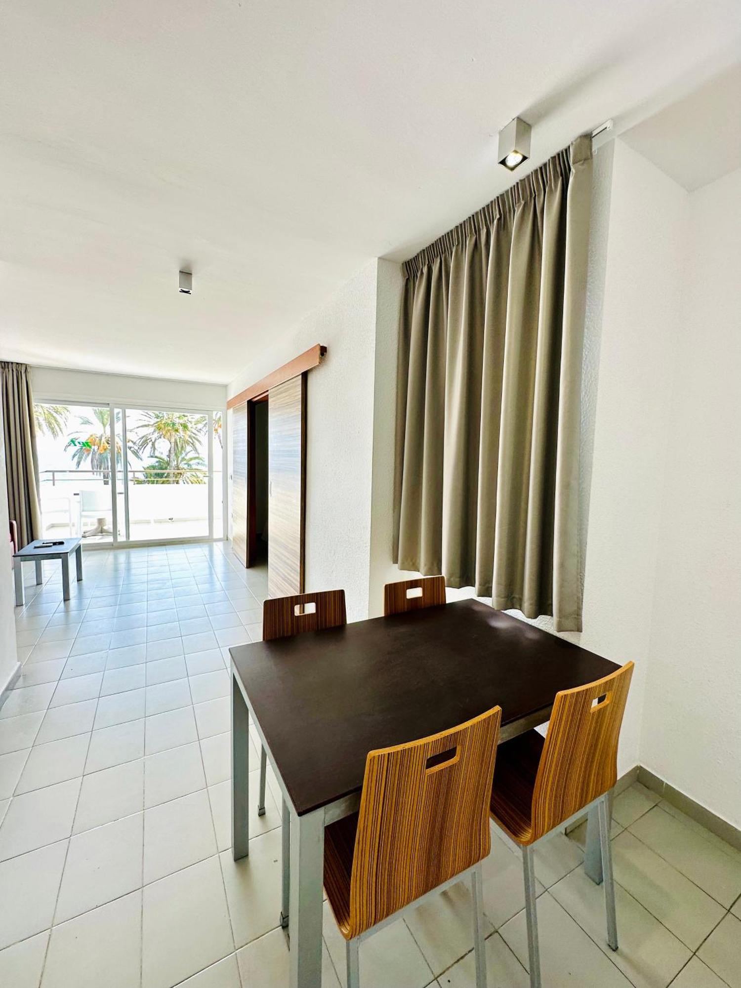 Two-Bedroom Suite Sea View