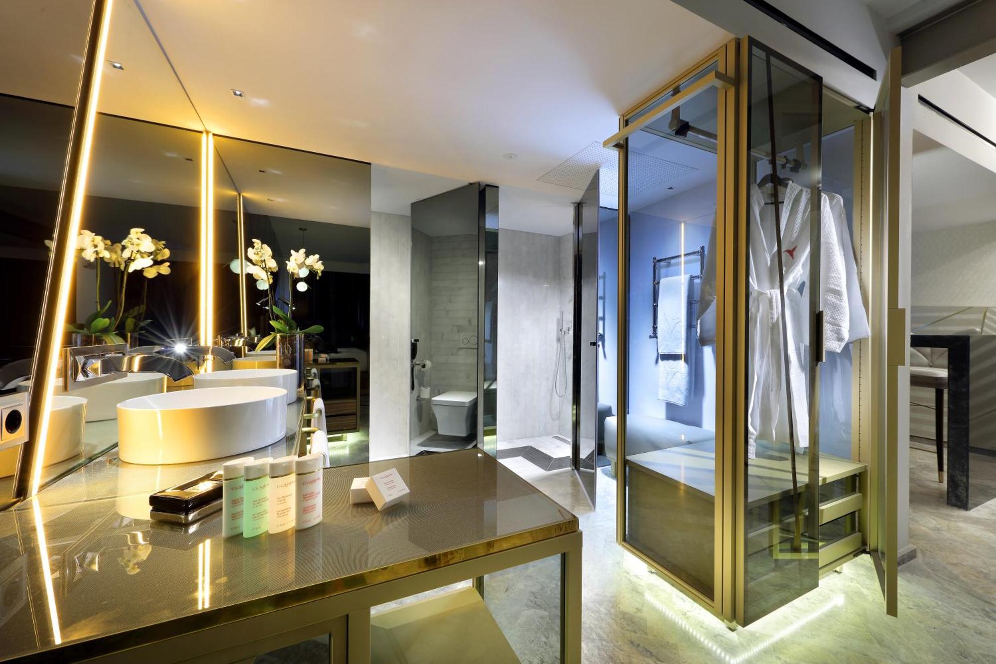 Suite Entrance to Ushuaia Club