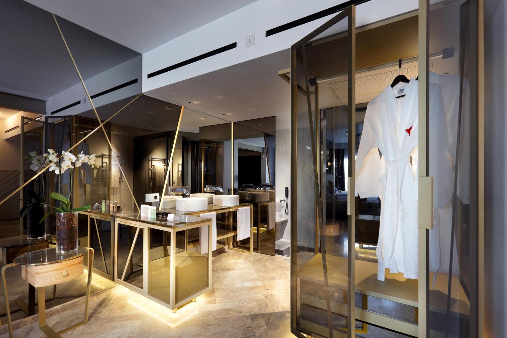 Suite Entrance to Ushuaia Club