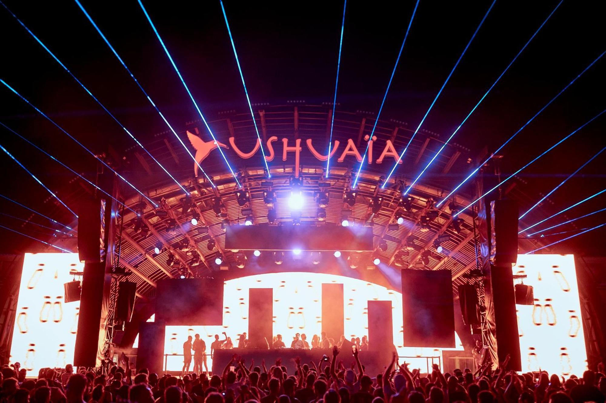Superior Stage View Entrance to Ushuaia Club