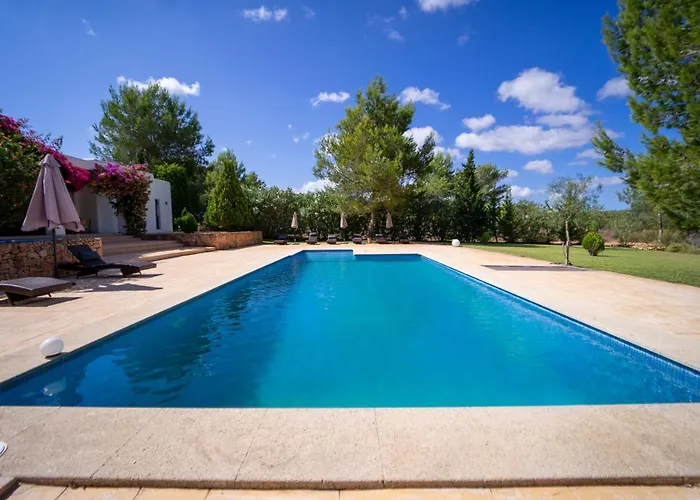 Villa Tegui is a luxury villa close to San Rafael&10 min drive to Ibiza Town&San Antonio Sant Rafel de sa Creu