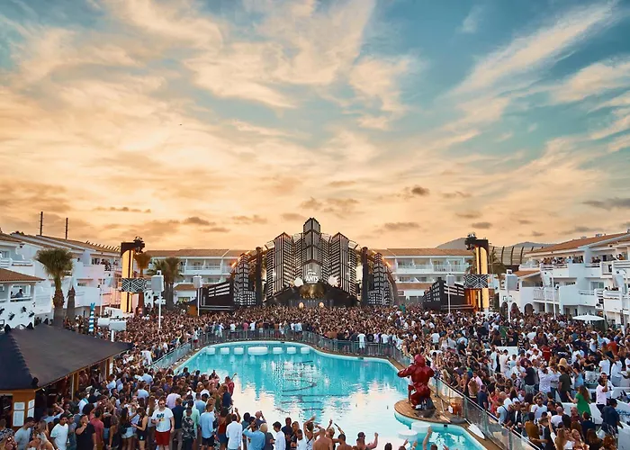 Ushuaia Ibiza Beach Hotel - Adults Only - Club Entrance Included Platja d'en Bossa
