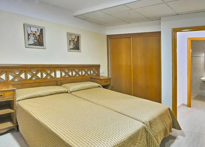 Apartamentos Bahia De San Antonio