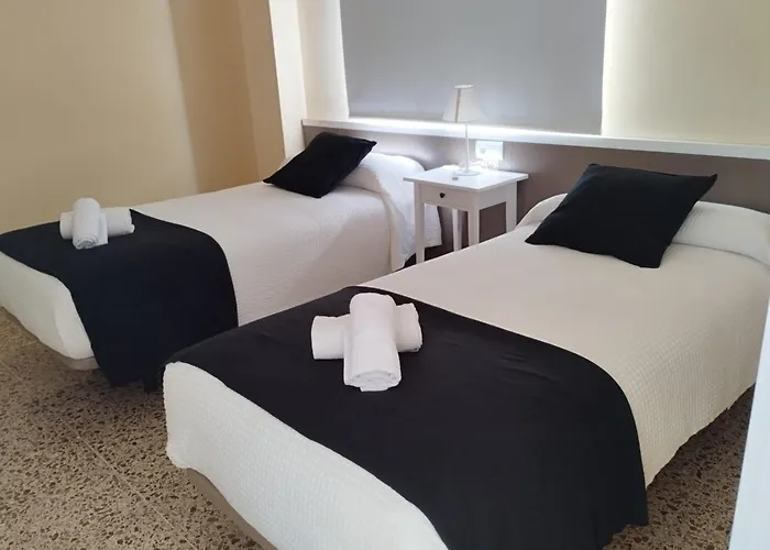 Apartamentos Cala Llonga