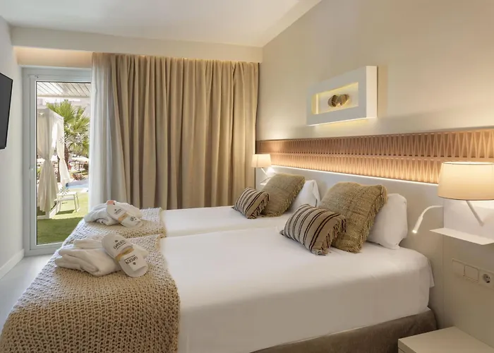 Santa Eularia des Riu hotels near Cala Blanca