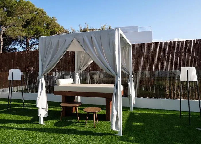 Los mejores  5 Hoteles Spa en Portinatx para una Escapada de Relax 