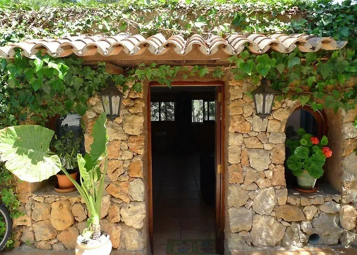 Huisdiervriedelijke Casa Naya Hotel Sant Llorenc de Balafia